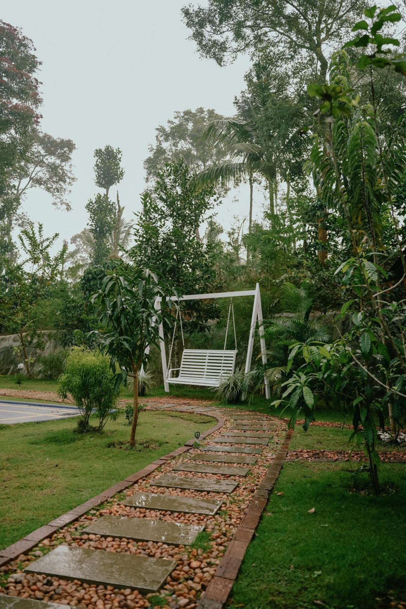 Haze Woods Resort Vaduvanchal Buitenkant foto